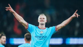 Холанд Қазақстанмен тең ойыннан кейін ағылшын чемпионаты тарихындағы бірегей жетістіктің авторы атанды