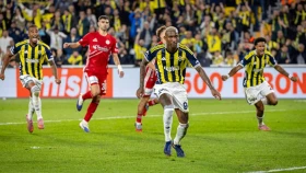 «Фенербахче» поднялся на второе место в Суперлиге Турции (видео)