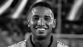 Потерявший сознание в матче Кубка Либертадорес уругвайский футболист скончался в больнице