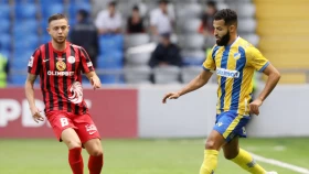 Чемпионаттың қапталдағы үздік футболшыларының бірі Қазақстанға оралды