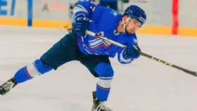 Әйгілі қазақстандық хоккейші «Барысқа» қайта оралды