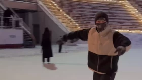 Жаттығу кезінде аяғын жарақаттап алған Шавкат Рахмонов коньки теуіп жүр