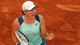 Швентек «Ролан Гарростың»  жартылай финалына шықты