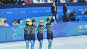 Женская сборная Казахстана по шорт-треку вышла в полуфинал мирового тура в Канаде