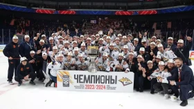 «Металлург» сапындағы үш қазақстандық хоккейші Гагарин кубогының чемпионы атанды