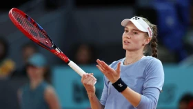 Елена Рыбакина снялась с турнира в Великобритании