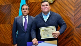 «Қазақстан барысында» топ жарған Ерасыл Қажыбаев Семейден пәтер берілді
