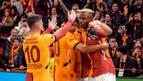 Галатасарай упрочил лидерство. Осимхен включился в гонку бомбардиров (видео)