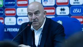 Черчесов о не вызове Оразова: Сборная не резиновая