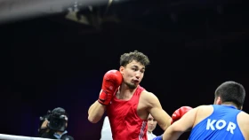 Боксер Санжарали Бегалиев вышел в полуфинал Кубка мира в Индии