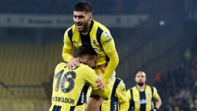 «Фенербахче» победой в дерби продлил свою серию до 15 матчей (видео)