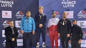 Казахстанские борцы завоевали три медали на турнире во Франции