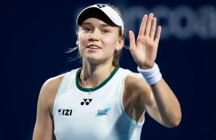 Елена Рыбакина возглавила чемпионскую гонку WTA