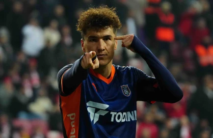 Забьет ли Шомуродов уставшему «Галатасараю»? Где и во сколько смотреть матч «Галатасарай» - «Башакшехир»