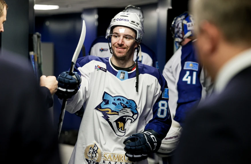 Барыс расторг контракт с иностранным нападающим