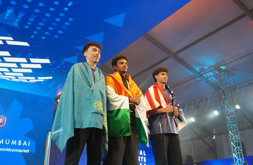 Киберспортсмены Казахстана выиграли медаль международного турнира