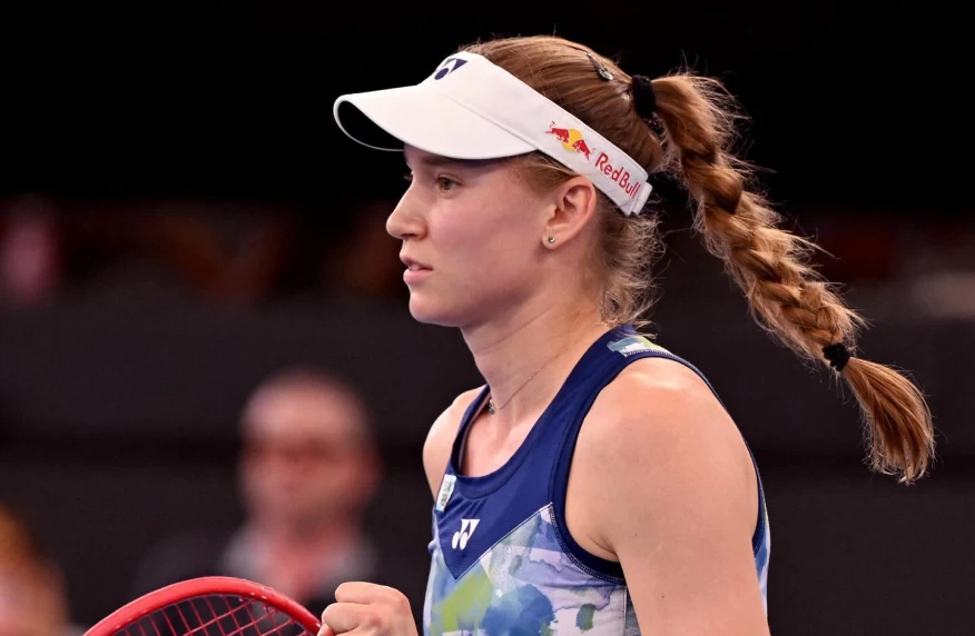 Рыбакина вышла в 1/8 турнира WTA в Дохе