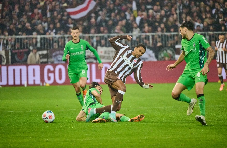 «Гладбах» ширек финалға ұмтылуда: «Боруссия Менхенгладбах» – «Санкт-Паули» матчының тікелей эфирі