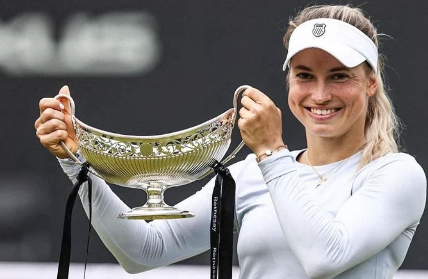 Юлия Путинцева өзінің мансабындағы шөптегі алғашқы турнирін жеңіп алды