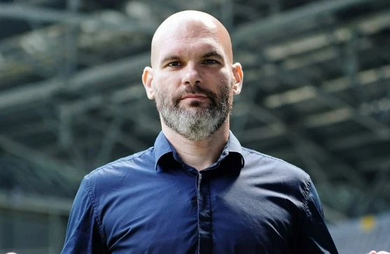 «Женис» официально представил нового главного тренера