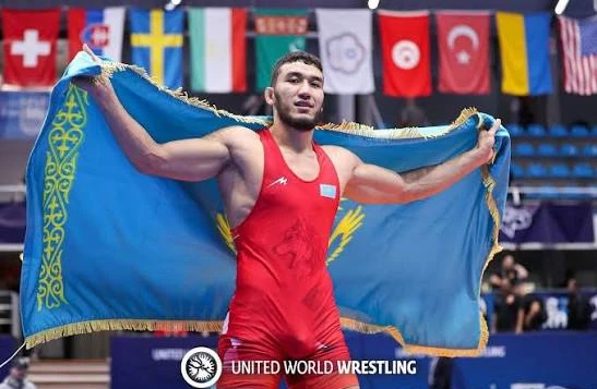 Ризабек Айтмұхан Олимпиада чемпионын жеңіп кетті