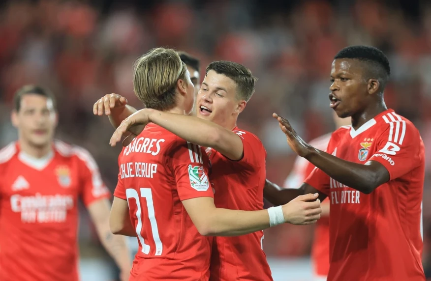 «Бенфика» «Арокамен» ойында жеңіліп жатып, үш ұпайды иемденді (видео)