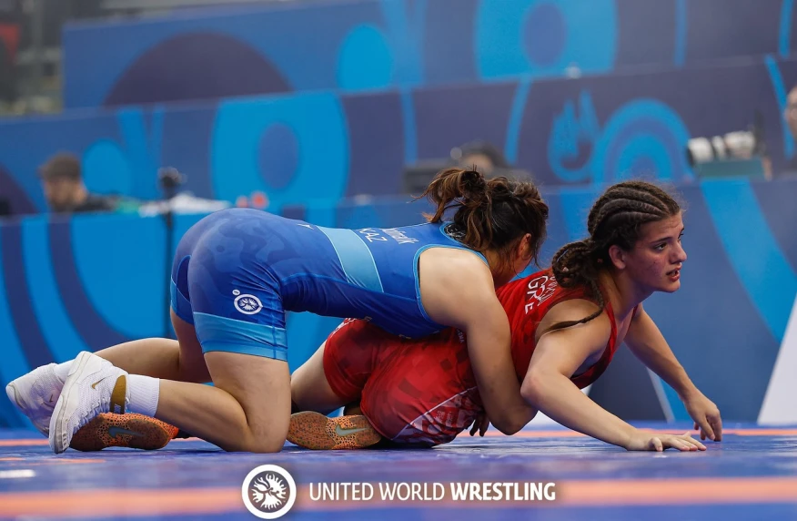 Айша Абдималик завоевала "серебро" на чемпионате мира U17 по женской борьбе