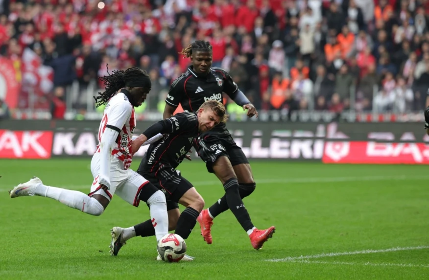 «Самсунспор» «Бешікташқа» қарсы матча сәтсіз сериясын тоқтатты (видео)