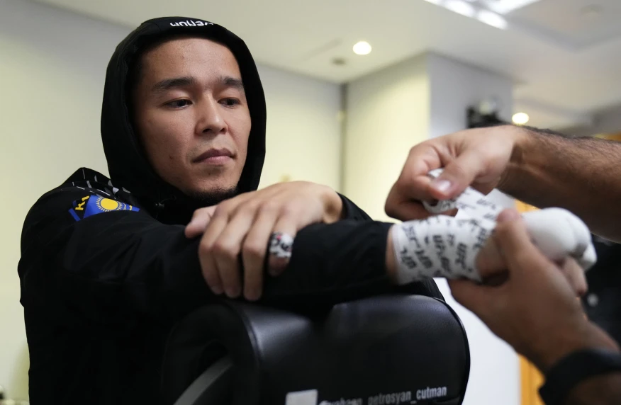 Асу Алмабаев потерял позицию в обновленном рейтинге UFC