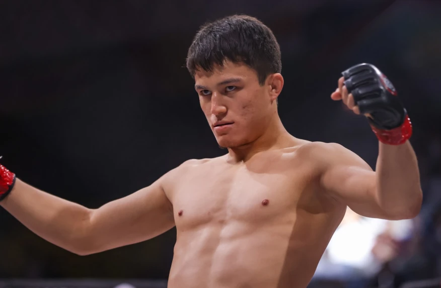 Жумагазы дебютировал в RIZIN