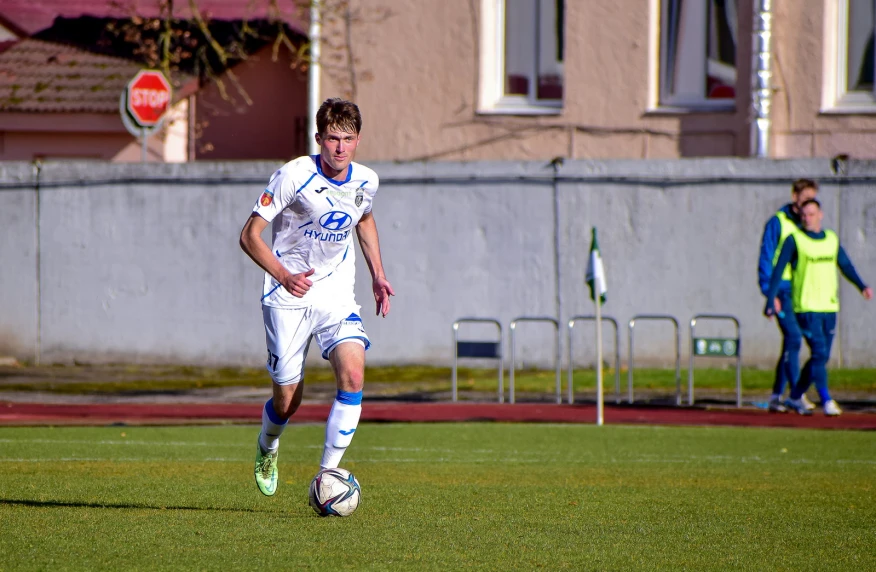 «Тобыл» Беларусь құрамасының жартылай қорғаушысын қатарға қосты