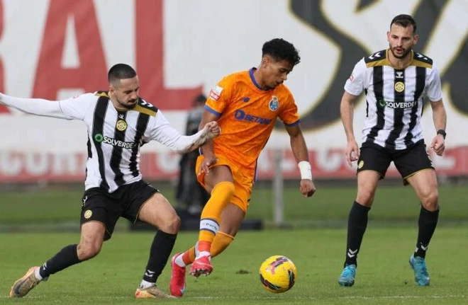 Удержат ли «драконы» лидерство? Где и во сколько смотреть матч Порту - Насьонал