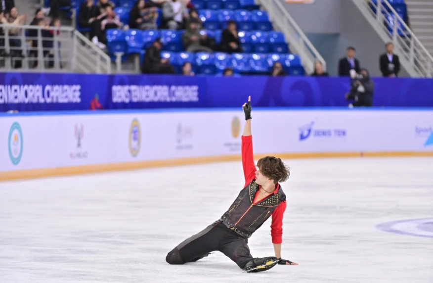 Михаил Шайдоров стал третьим в короткой программе на Гран-при в Китае