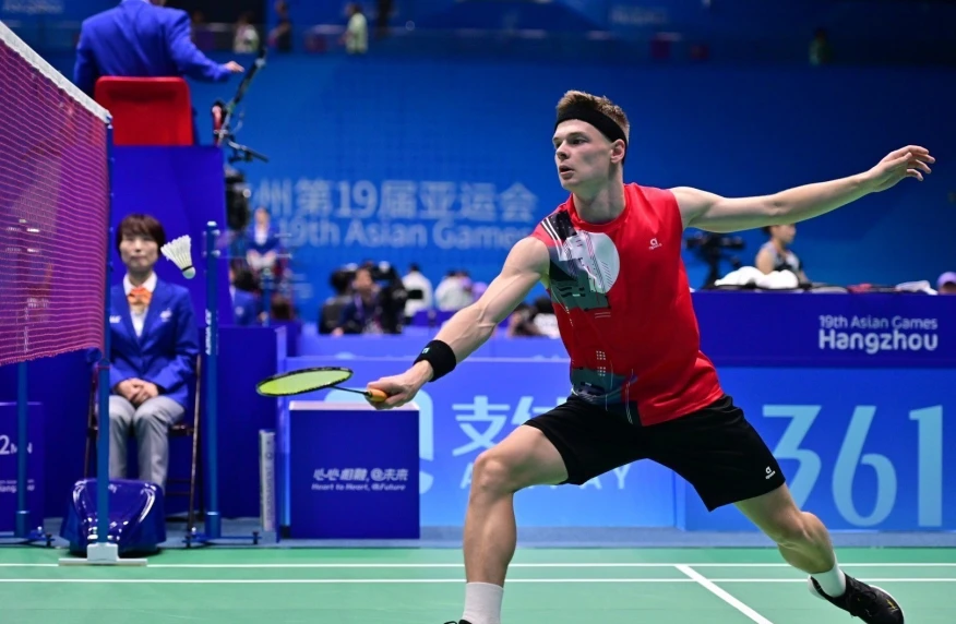 Дмитрий Панарин вышел в 1/8 финала международного турнира по бадминтону в Астане