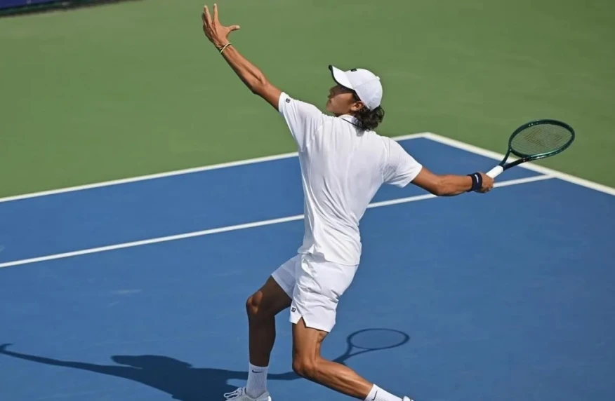 Теннисші Әмір Омарханов Тунистегі турнирдің 1/4 финалына өтті