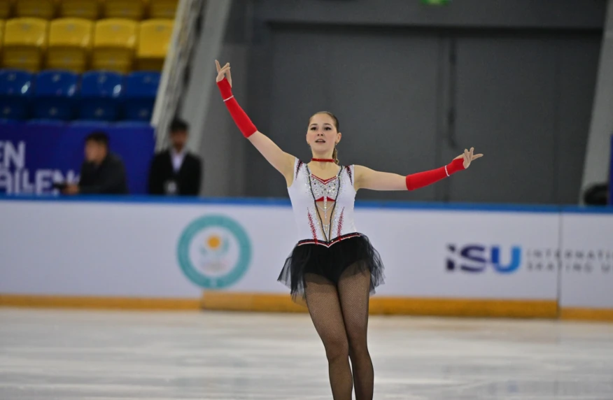 Қазақстандық мәнерлеп сырғанаушылар Грузиядағы халықаралық жарыста бақ сынауда