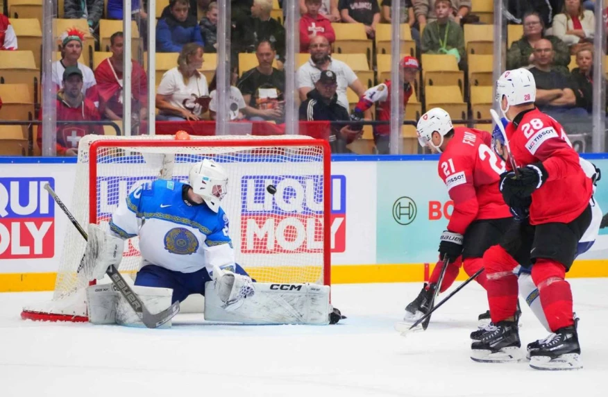 Сборная Казахстана вылетает из топ-дивизиона чемпионата мира по хоккею