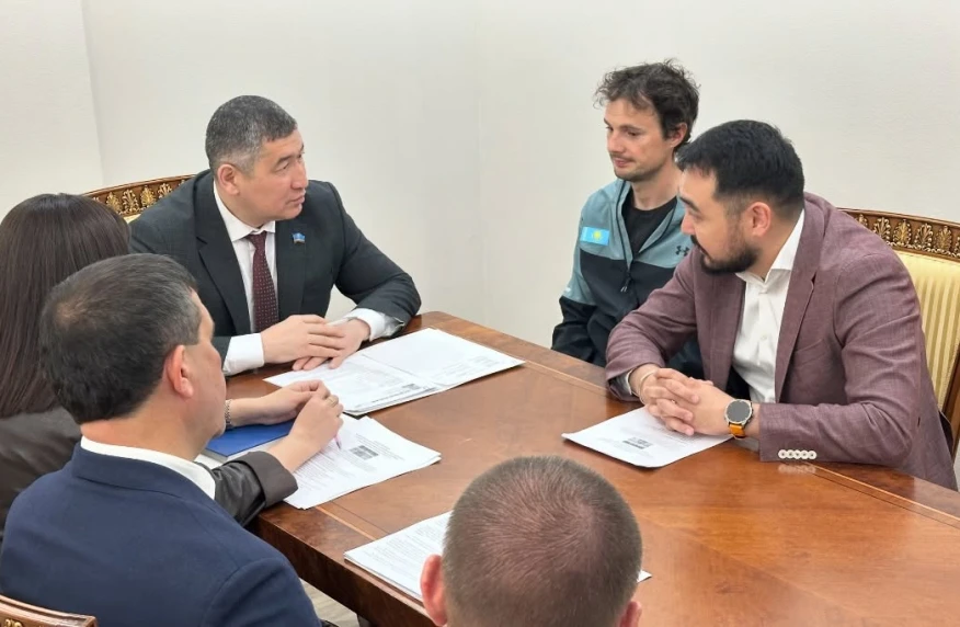 Экс-тренер сборной Чехии, Кореи и Австралии будет работать в Казахстане