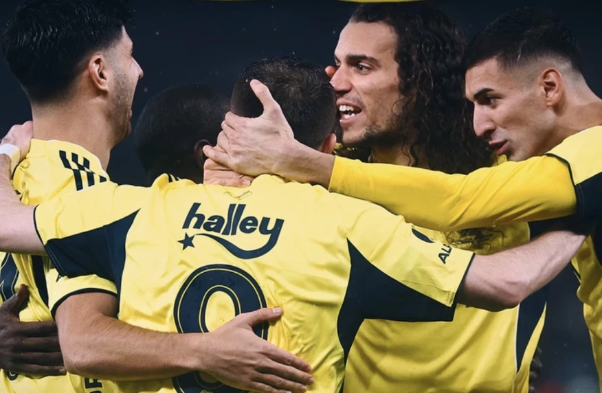 «Фенербахче» и «Трабзонспор» забили пять мячей в центральной игре тура (видео)