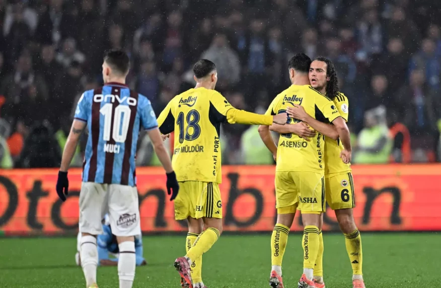«Фенербахче» мен «Трабзонспор» турдың орталық ойынында бес гол соқты (видео)