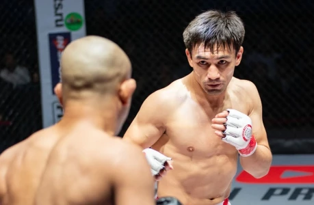 Каршыга Даутбек оформил нокаут в Rizin FF