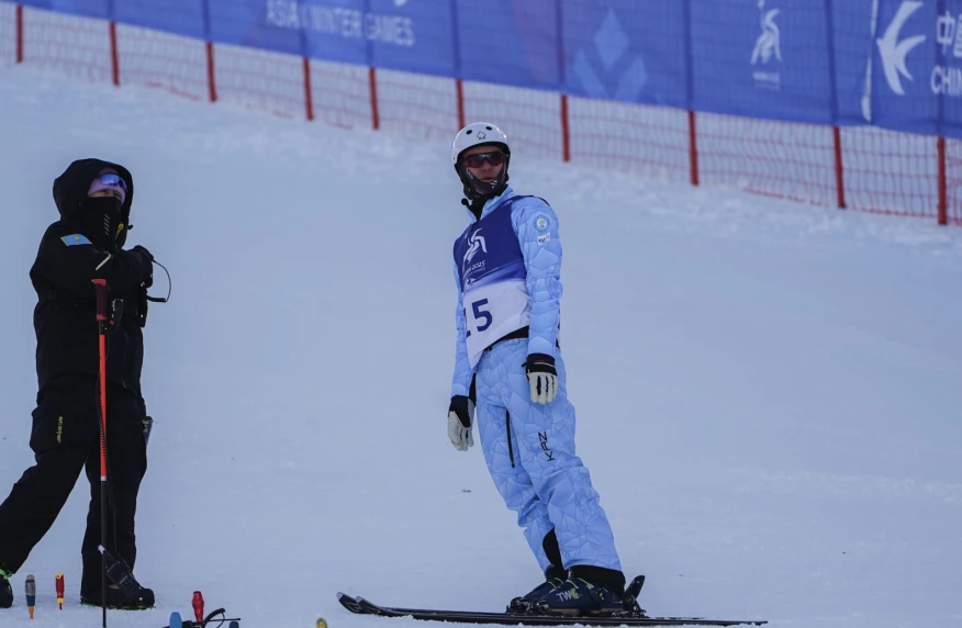 Асан Асылхан занял 10-е место на этапе Кубка мира по фристайл-акробатике