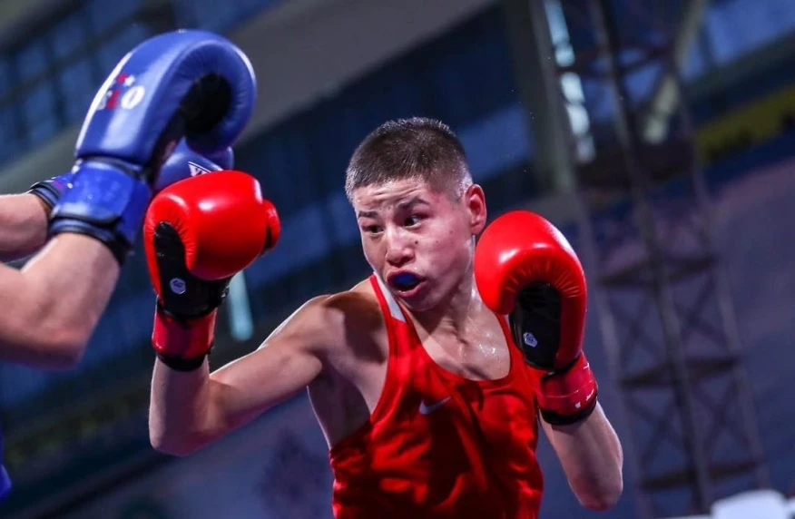 Казахстанец нокаутировал соперника и вышел в четвертьфинал чемпионата Азии в Таиланде