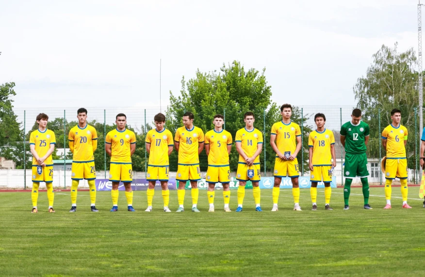 Жасөспірімдер құрамасы Словенияға аттанды