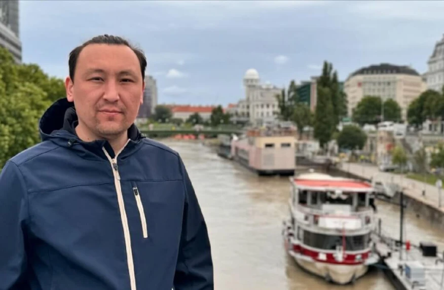 «Әбден тойынғанмын»: Ермұхамед Мәулен EURO-2024 ойындарын жүргізуден бас тартты