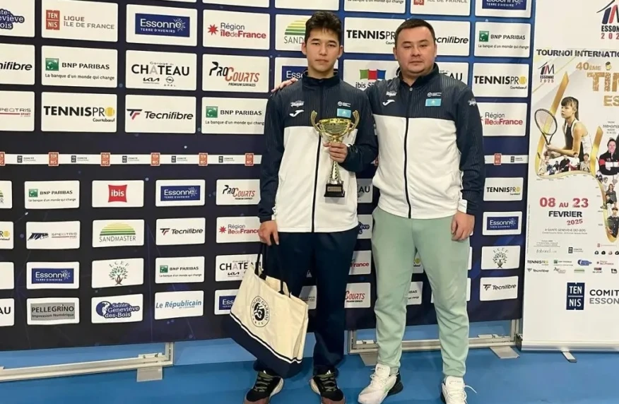 Ахмади Маханов стал лучшим зарубежным игроком 2025 года по версии Tennis Europe