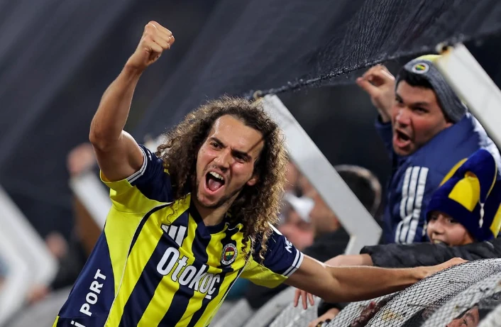 «Фенербахче» вырвал победу у «Самсунспора» (видео)