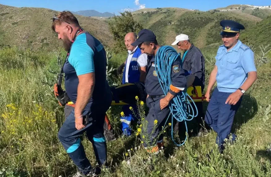 Қытайлық парапланер Жетісу облысында ауыр жағдайға тап болды