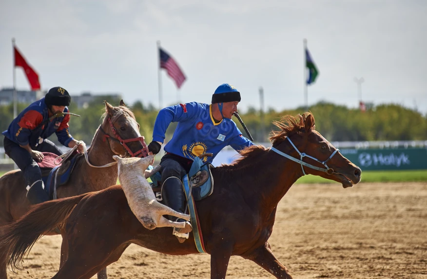 Казахстан уверенно лидирует в командном зачете Всемирных игр кочевников