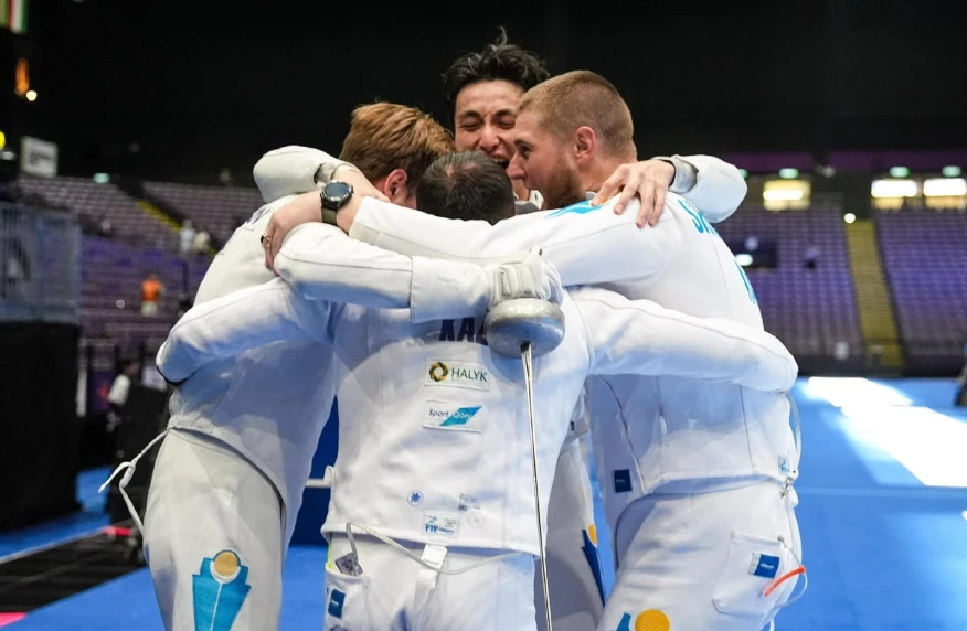 Қазақстандық семсерлесушілер әлем чемпионатында тарихи алтын медаль жеңіп алды